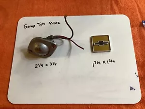 Vintage Tag LAMP Chevrolet GMC Truck License PLATE Light Chevy Bow tie Emblem - Foto 1 di 11