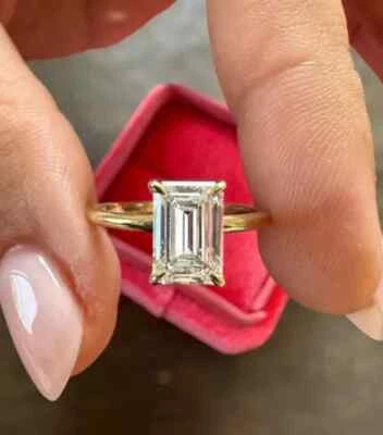 2 to 5 Ct E VS1 Emerald Cut Solitaire Lab Grown Diamond Engagement Ring 14k Gold Foto 1 de 4