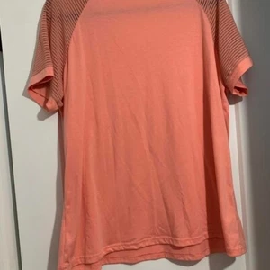 Peach V-Neck T-Shirt with Mesh Raglan Short Sleeves Top Lightweight Work out - Picture 1 of 6