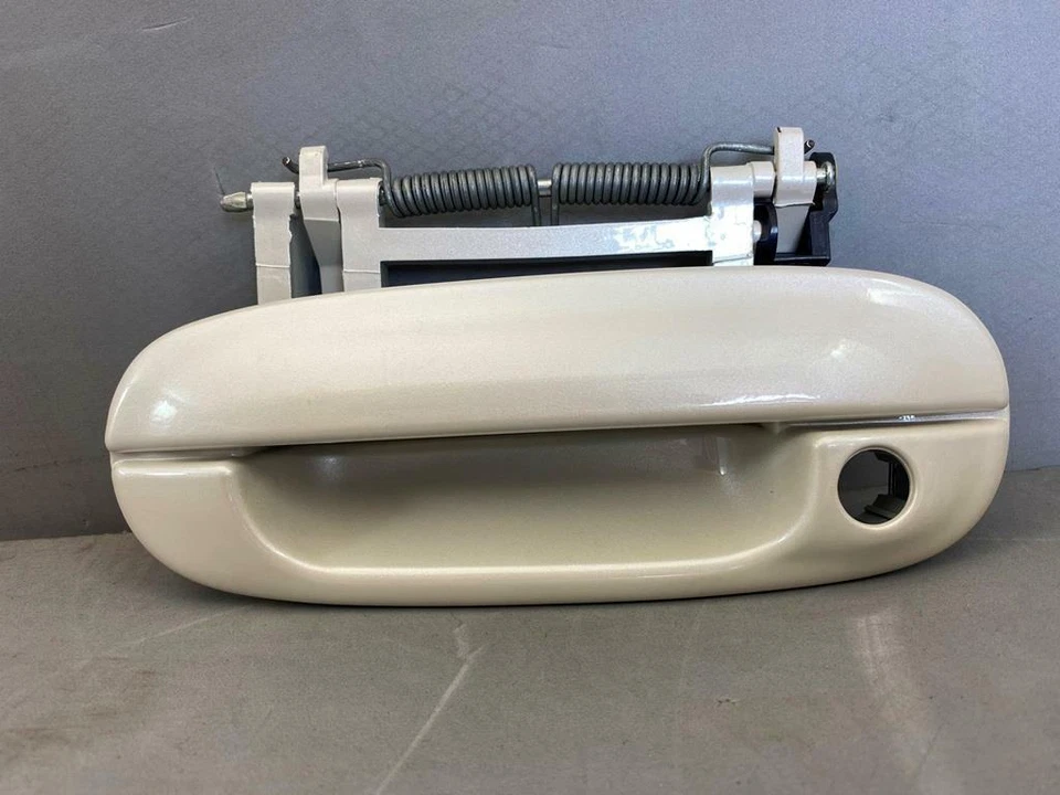 Manija de puerta delantera izquierda lado conductor Cadillac 03-07 CTS 06-11 DTS 00-05 Deville Foto 1 de 1