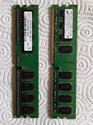 3 GB 2RX8 PC2-6400U-666-12  Memory RAM Stick - Image 1 of 4