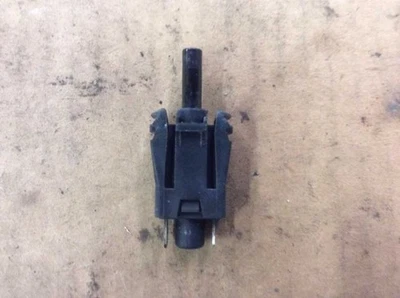 80 81 82 83 84 85 MERCEDES BENZ 300D 300CD 300TD DOOR AJAR SWITCH - Image 1 of 4