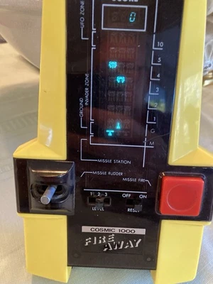 Tandy Cosmic 1000 Fire Away Juego Electrónico Portátil Vintage Leer Descripción Foto 1 de 3