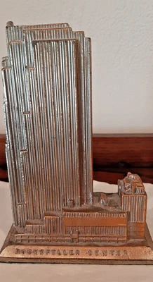 Modelo arquitectónico de edificio de recuerdo vintage Rockefeller Center (edificio RCA) Foto 1 de 4