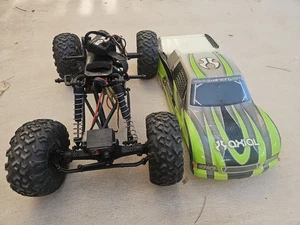 AXIAL AX10 SCORPION ARTR 1/10 CRAWLER RC  - Picture 1 of 21