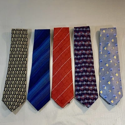 Lote de 5 Corbatas de Seda Donald J Trump Colección Flechas Varios Diseños y Colores Foto 1 de 4