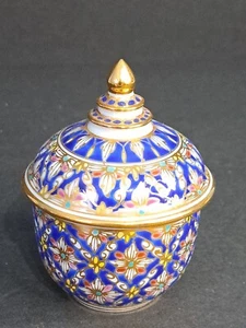 Vintage Schmuckschatulle Glas blau weiß Goldrand florales Design 3,5 Zoll - Bild 1 von 5