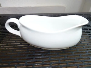 Home White Porcelain Gravy Boat Dishwasher, Microwave Safe - Picture 1 of 4