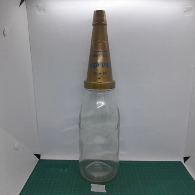 Vintage Golden Fleece Supreme Top On 1 Imperial Quart Oil Bottle Has Chips. - image 1 of 4