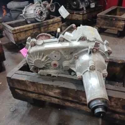 2001-2004 Dodge Dakota Transfer Case Model NV233 Electric Shift AT - Image 1 of 4