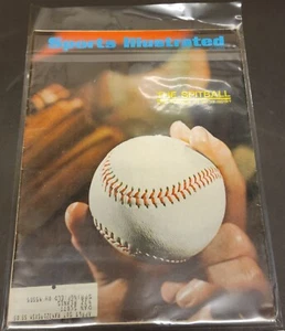 A SPORTS ILLUSTRATED FROM JULY 13, 1967, "THE SPITBALL" MLB - Bild 1 von 3