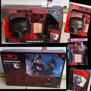 The Batman Detective Kit DC Batman Movie Maschera per Bambini Cintura Utilità Batarang OBIETTIVO LED - Foto 1 di 11