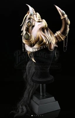 Casco de Astarté usado de la película Gods of Egypt Foto 1 de 4