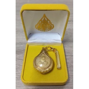 Medal King Rama 9 IX Mahajanaka Coin Gold Micron Pendant Clip Thai Buddha Amulet - Picture 1 of 4