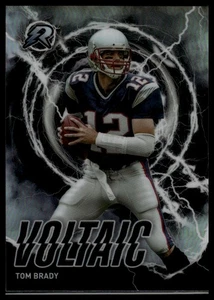 2023 Topps Composite #RV-11 Tom Brady Resurgence Voltaic - Foto 1 di 2