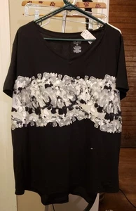 NWT - Tek Gear-Essential Gear Women’s Short-Sleeve Black Graphic Shirt Size 3X - Picture 1 of 6