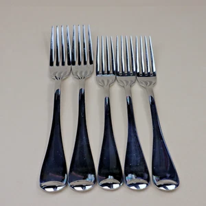 Oneida ISLET 18/10 USA 2 Dinner Forks and 3 Salad Forks Stainless Flatware - Picture 1 of 11