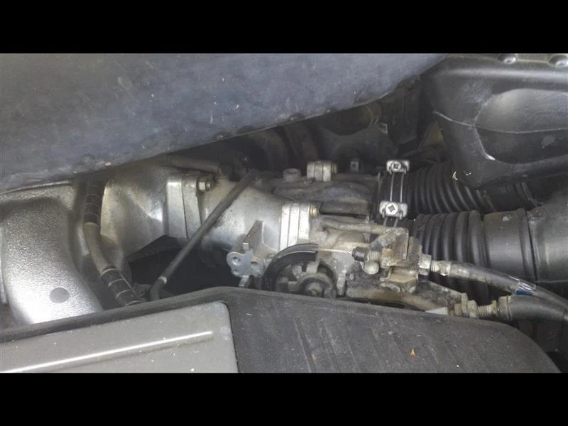 Used Fuel Injection Throttle Body fits: 2001 Toyota Sienna Throttle Valve Assemb Foto 1 de 4