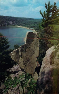 Postal Wisconsin Tomahawk Rock Devil's State Park vista aérea sin publicar - Imagen 1 de 2