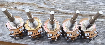 Tektronix 311-0048-00 - Image 1 of 2