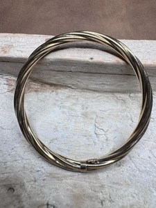 Baby toddler size yellow gold twist hollow bangle 375 weight 3.1 grams (dented) - Picture 1 of 10
