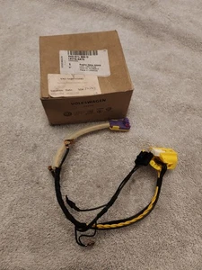 VW GOLF VI 5K MK6 Air Steering Wheel Harness Cable  5K0971584D NEW GENUINE - Picture 1 of 9