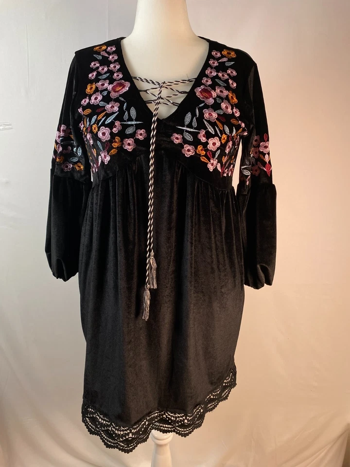 Mini Vestido Campesino Floral Bordado Terciopelo Negro Grunge Caprichoso Talla L Dobladillo de Encaje Foto 1 de 4