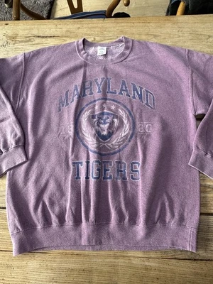 Fabulous URBAN OUTFITTERS "Maryland Tigers" Unisex Purple Retro SWEATSHIRT, M - Image 1 of 3