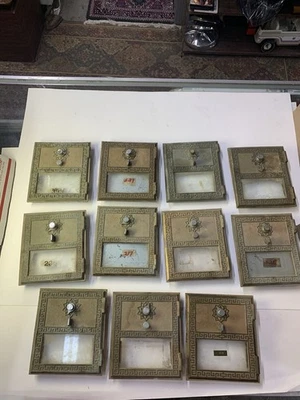 Lote (11) 5,5 X 6,25 VINTAGE De PUERTAS Y MARCO DE OFICINA DE CORREOS AÑOS 50-60 Uno años 70’s Foto 1 de 4