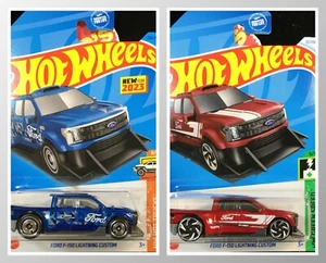 Camioneta Ford F-150 Lightning roja, azul personalizada 2023 2024 Hot Wheels, lote de 2 - Imagen 1 de 12