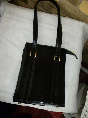 'SUZI SMITH' BLACK PATENT FULLY LINED SHOULDER BAG - Image 1 of 3