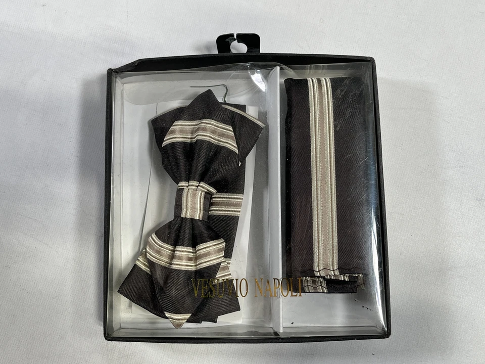 Pajarita a rayas marrón Vesuvio Napoli para hombre con cuadrado de bolsillo a juego NUEVA Foto 1 de 2
