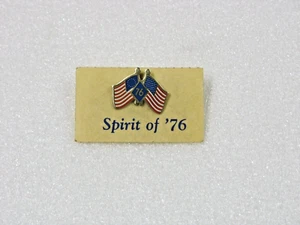 Vintage Spirit of 76 Bicentennial Double Flag Lapel/Hat Pin USA New On Card - Picture 1 of 2