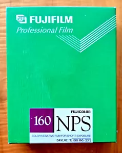 FUJI COLOR FILM 4 X 5, **NPS 160** 50 Sheets - SEALED BOX exp 2000 cold storage - Picture 1 of 3