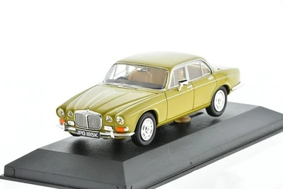 DAIMLER Souvereign Greensand 1/43 Corgi VA08804 - Image 1 of 4