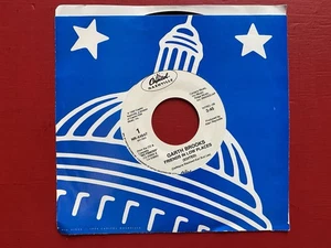 Garth Brooks – Friends In Low Places - 1990 Capitol 7” Vinyl 45rpm - Near Mint! - Picture 1 of 4