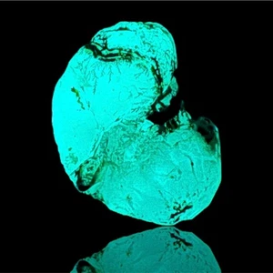 Cristal de fluorita verde superior fosforescente completamente terminado de 33 quilates @ PAK - Imagen 1 de 11