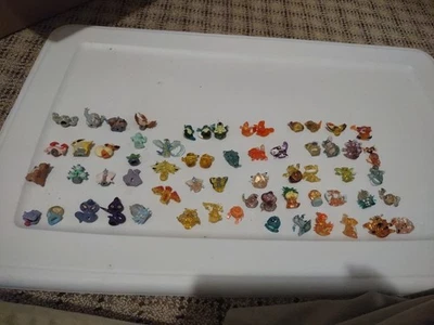 Lote de 62 Micro Figuras Pokemon Transparente Tomy Bandai Banpresto Huevo Pikachu Foto 1 de 4
