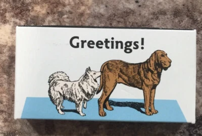 РЕДКАЯ! Винтажный контейнер для жевательной резинки 2011 Blue Q Dog Greeting Smell Butt 2,5 дюйма - Изображение 1 из 4