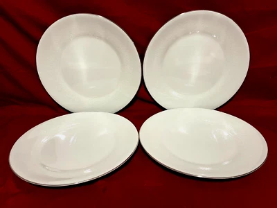 Juego de 4 platos de cena de porcelana de hueso de armiño plateado Wedgwood 10 3/4" Inglaterra Foto 1 de 2