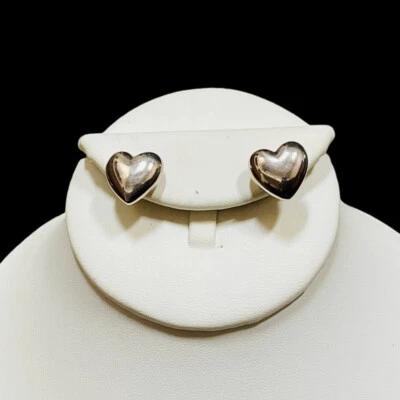 Pendientes de corazón hinchado James Avery retirados de plata de ley con tachuelas infladas sin respaldo Foto 1 de 4