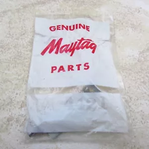 De colección NUEVO DE LOTE ANTIGUO Maytag Wringer lavadora A4421 resorte para placa de drenaje con remaches - Imagen 1 de 2