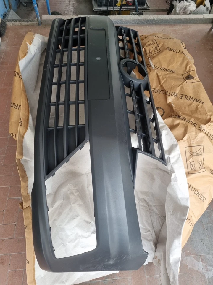 PARAURTI VOLKSWAGEN CADDY ANTERIORE NERO 2015 AL 2020 ORIGINALE 2k5807217j9b9  Foto 1 de 4