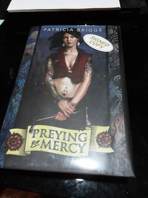 Signed - Preying for Mercy by Patricia Briggs 1st SFBC Printing 2008 Hardcover   Foto 1 de 4
