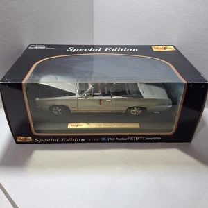 Maisto 1:18 Special Edition 1965 Pontiac GTO Convertible. in Original Box - Picture 1 of 9