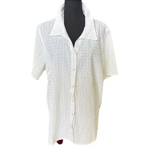 Objects Dart Woman 2X White Eyelet Short Sleeve Shirt - Picture 1 of 5