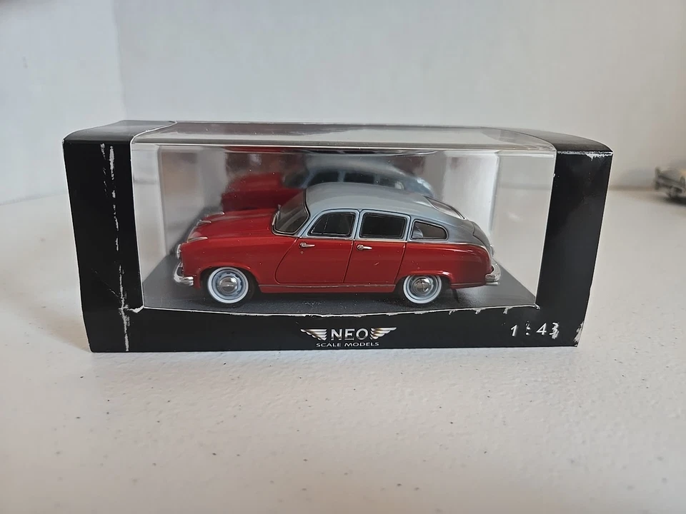 MODELOS A ESCALA NEO 1952 BORGWARD H 2400 - ESCALA 1/43 NEO43450 Foto 1 de 4