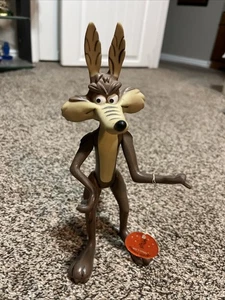 Figurina vintage 1968 Looney Tunes Wile E Coyote 10" con etichetta - R.Dakin Co #2208 - Foto 1 di 17
