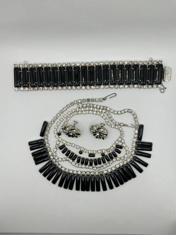 Lote de bisutería vintage de diamantes de imitación de vidrio negro collar pulsera pendientes Foto 1 de 4