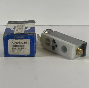 2002 - 2004 Jeep Grand Cherokee A/C Expansion Valve 4885974AD Mopar Genuine - Foto 1 di 9